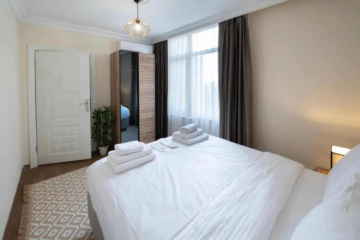 Modern Space Walking Distance From Taksim Sq Istanbul Turkiet